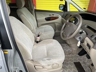 2005 Toyota Estima - Thumbnail