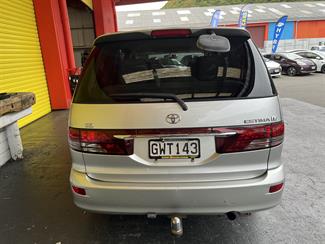 2005 Toyota Estima - Thumbnail