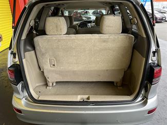 2005 Toyota Estima - Thumbnail