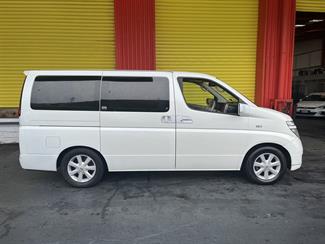 2003 Nissan ELGRAND - Thumbnail