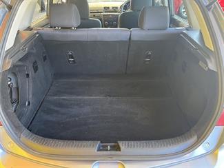 2004 Mazda Axela - Thumbnail