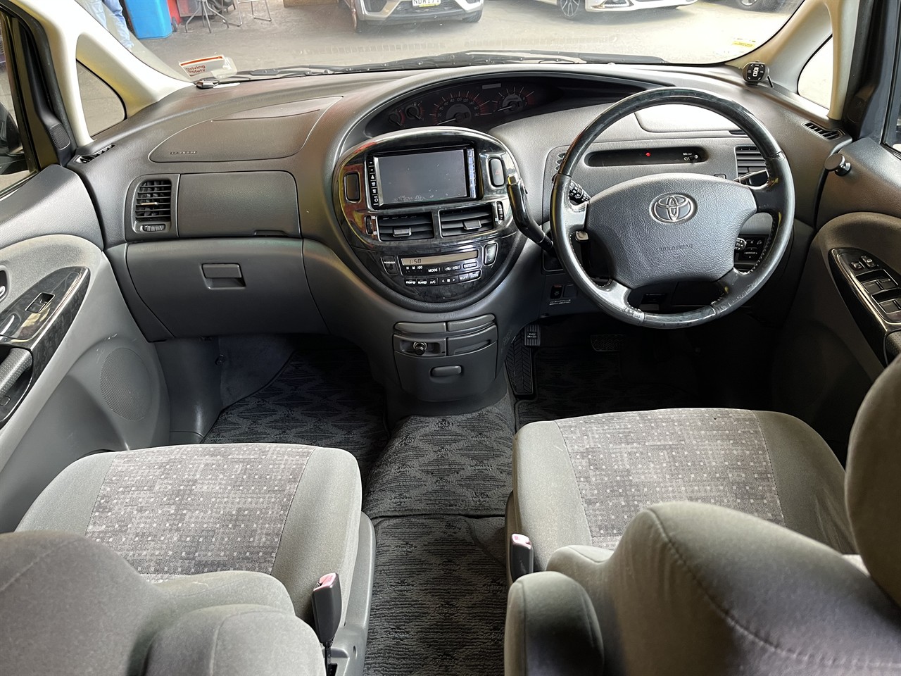 2004 Toyota Estima