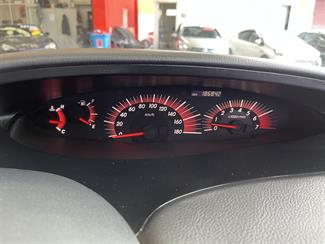2004 Toyota Estima - Thumbnail