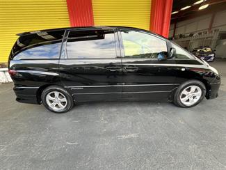 2004 Toyota Estima - Thumbnail