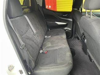 2017 Nissan Navara - Thumbnail