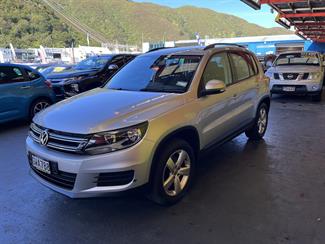 2013 Volkswagen Tiguan - Thumbnail