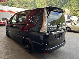 2013 Nissan Serena - Thumbnail