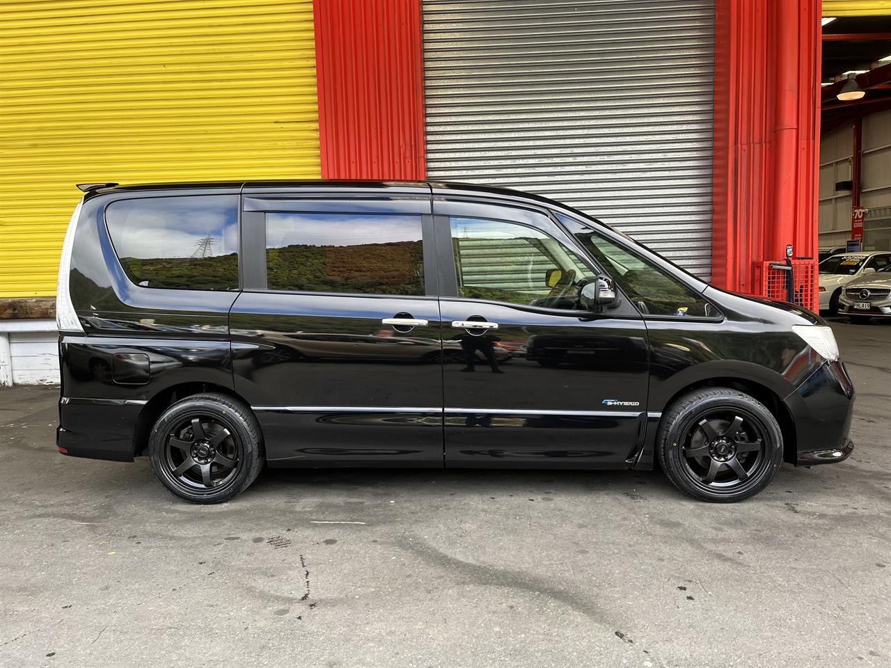 2013 Nissan Serena