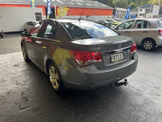2010 Holden Cruze - Thumbnail