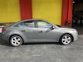 2010 Holden Cruze - Thumbnail