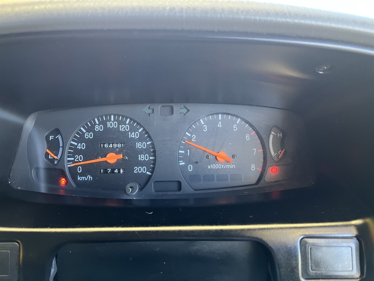 2000 Mitsubishi l200