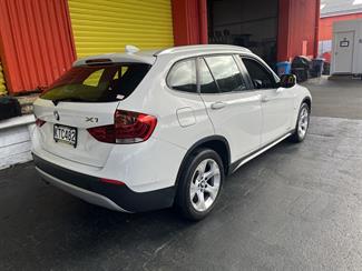 2011 BMW X1 - Thumbnail