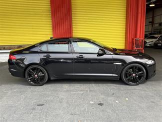 2014 Jaguar Xf - Thumbnail