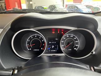 2010 Mitsubishi Outlander - Thumbnail