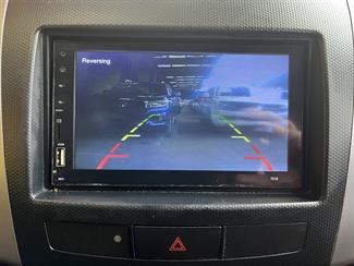 2010 Mitsubishi Outlander - Thumbnail