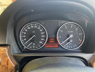 2009 BMW 325i - Thumbnail