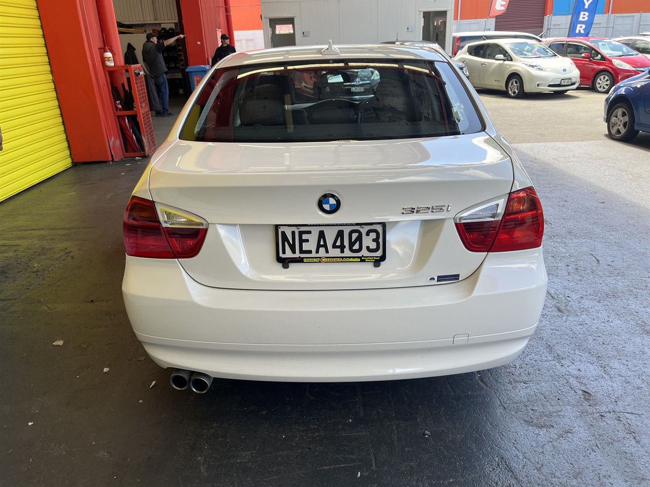 2009 BMW 325i