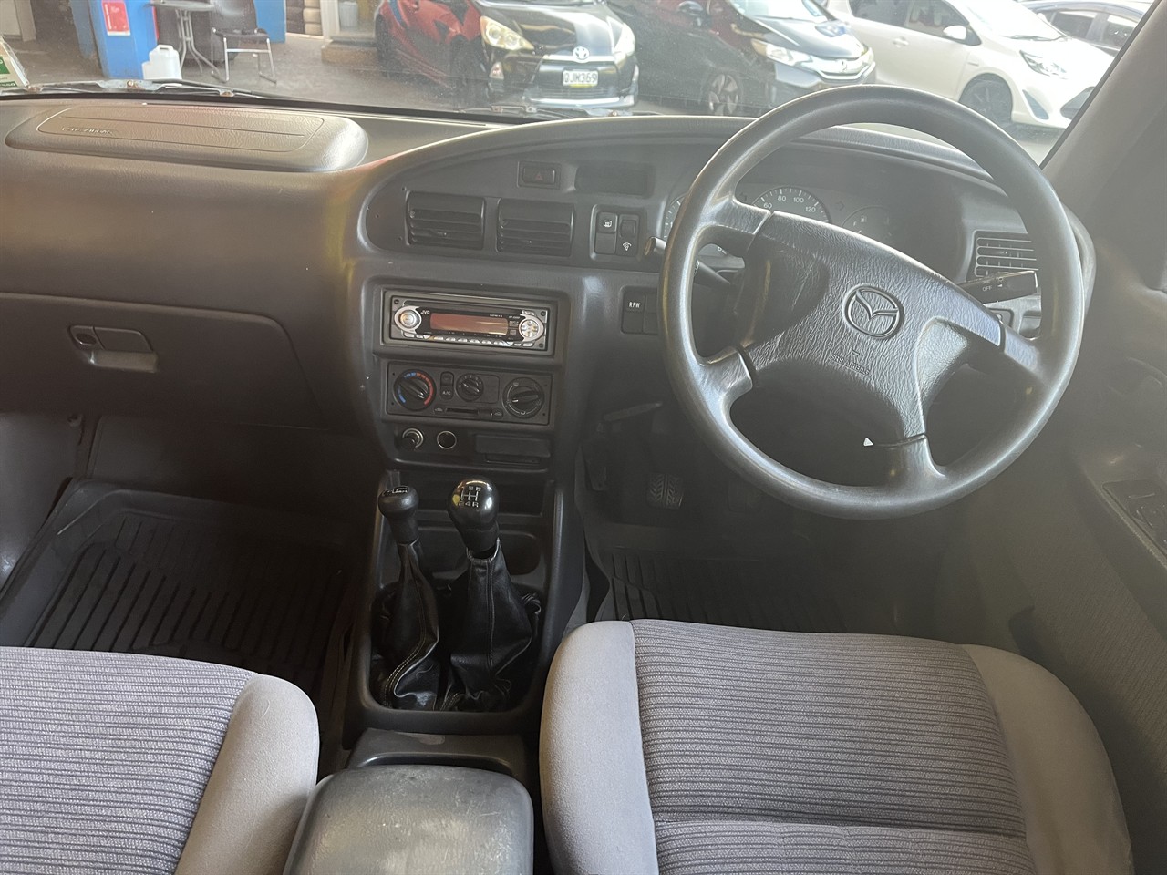 2000 Mazda bounty