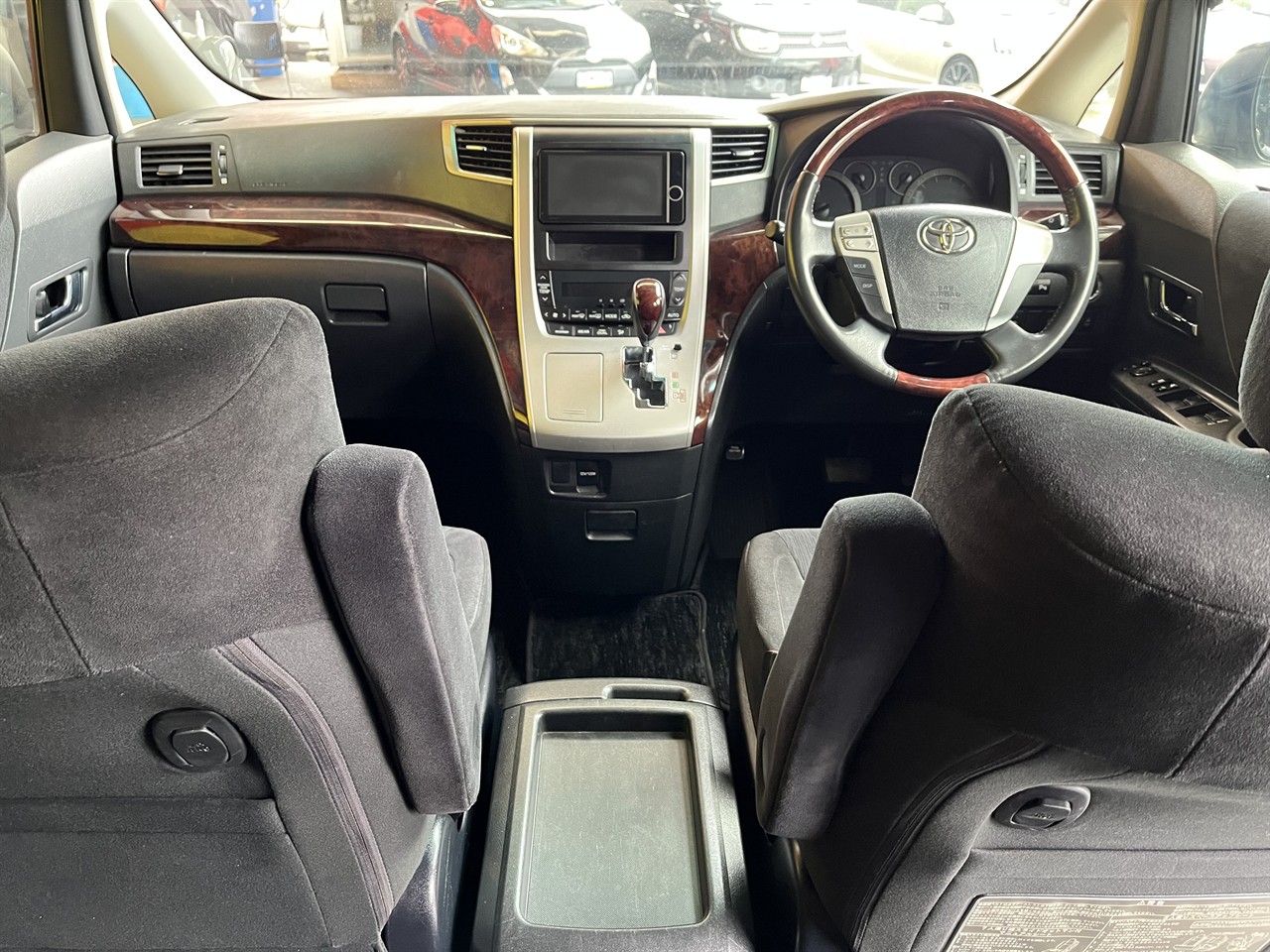2013 Toyota Vellfire