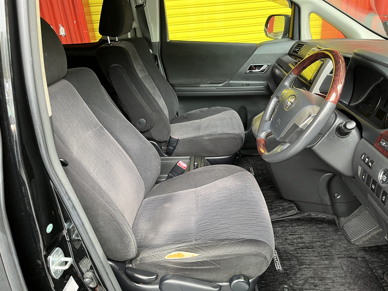 2013 Toyota Vellfire