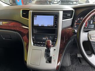 2013 Toyota Vellfire - Thumbnail