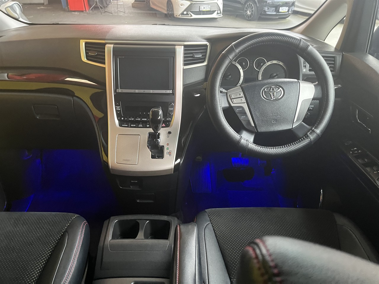2014 Toyota Vellfire