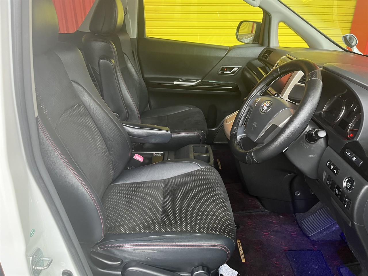 2014 Toyota Vellfire