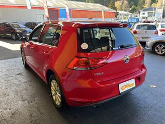 2013 Volkswagen Golf - Thumbnail