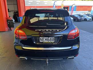 2011 Porsche Cayenne - Thumbnail