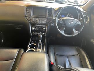 2013 Nissan pathfinder - Thumbnail
