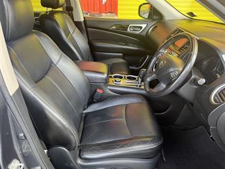 2013 Nissan pathfinder - Thumbnail