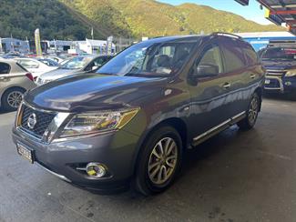 2013 Nissan pathfinder - Thumbnail