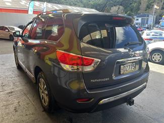2013 Nissan pathfinder - Thumbnail