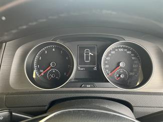 2013 Volkswagen Golf - Thumbnail