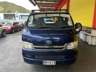 2009 Toyota Hiace - Thumbnail