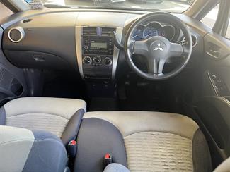 2004 Mitsubishi Colt - Thumbnail