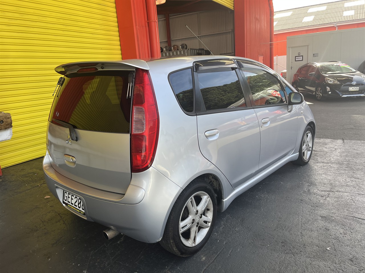 2004 Mitsubishi Colt