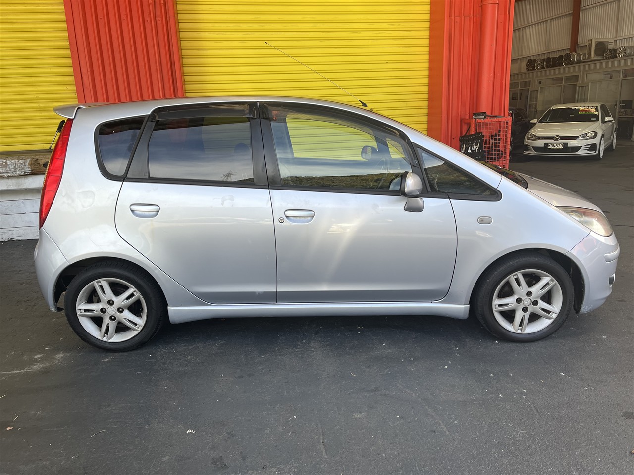 2004 Mitsubishi Colt