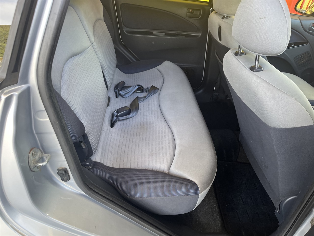 2004 Mitsubishi Colt