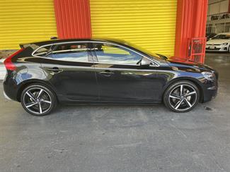2015 Volvo v40 - Thumbnail