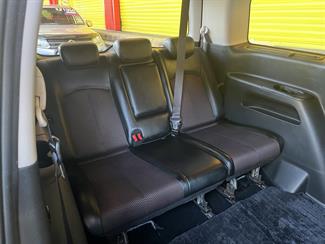 2012 Nissan ELGRAND - Thumbnail