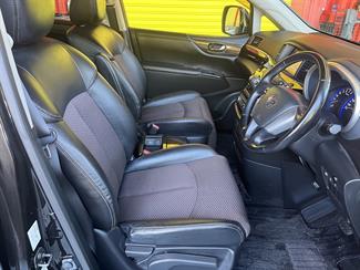 2012 Nissan ELGRAND - Thumbnail