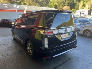 2012 Nissan ELGRAND - Thumbnail