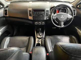 2009 Mitsubishi Outlander - Thumbnail