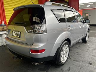 2009 Mitsubishi Outlander - Thumbnail