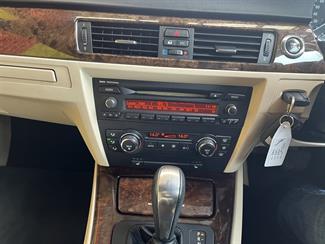 2009 BMW 320i - Thumbnail