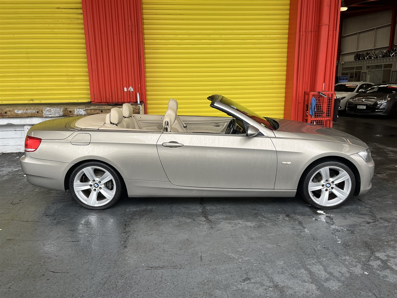2009 BMW 320i