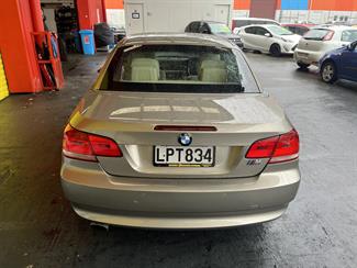 2009 BMW 320i - Thumbnail