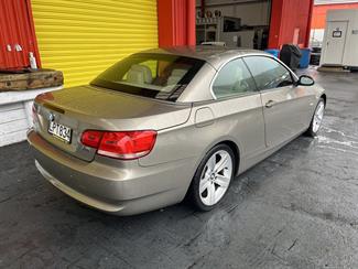 2009 BMW 320i - Thumbnail
