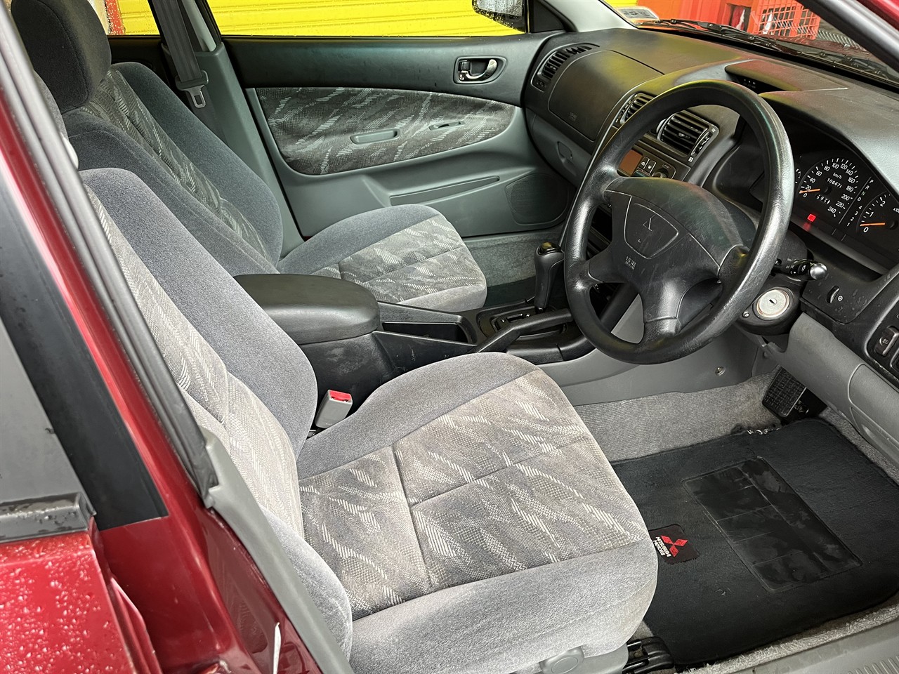 2004 Mitsubishi Galant